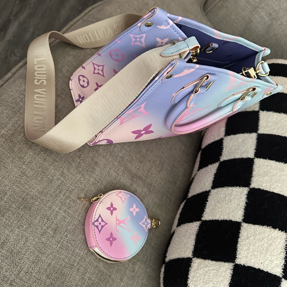 LV Purse